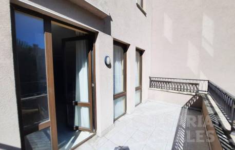 Супер инвестиция! Голямо студио в луксозен комплекс на брега на морето - Снимка 13