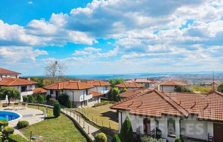 Купете апартамент с изглед към морето на изгодна цена в комплекс „Bay View Villas“ - Снимка 1