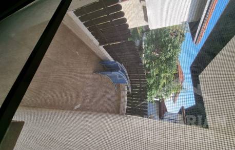 Просторен апартамент в тих район за вашата почивка! - Снимка 13