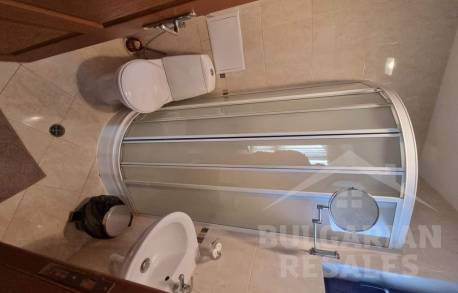 Просторен апартамент в тих район за вашата почивка! - Снимка 11