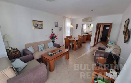 Просторен апартамент в тих район за вашата почивка! - Снимка 2