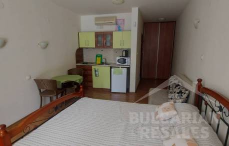 Студия с прямым выходом к бассейну, комплекс 