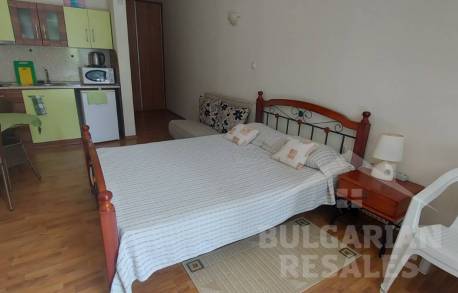 Студия с прямым выходом к бассейну, комплекс 