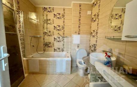 Byt s výhľadom na more v pokojnej štvrti - Фото11