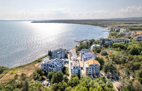 Byt s výhľadom na more a súkromným parkoviskom v Pomorí - Фото1