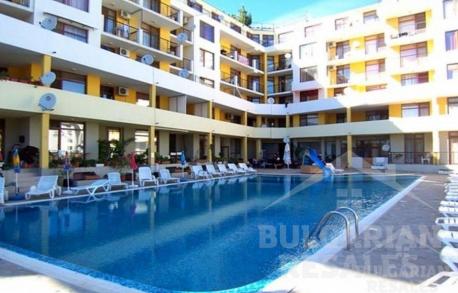 Студия с отдельной спальной зоной и видом на бассейн - Фото 10