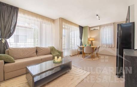 Стилен апартамент с ремонт в комплекс „Браво 5“ - Снимка 1