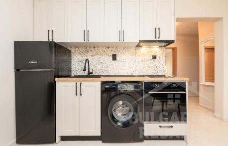 Suitable for permanent residence! Designer renovation, pool view - Photo 2