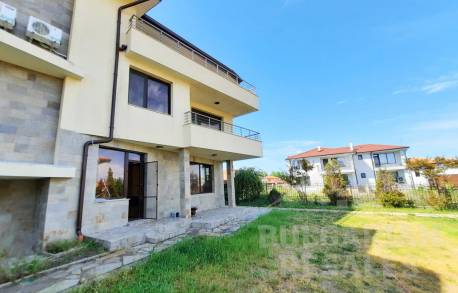 House with garden in Budjaka - Photo 3