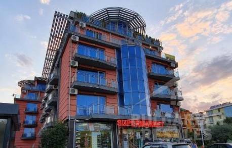 Апартамент в малък комплекс само на 200 метра от плажа - Снимка 12