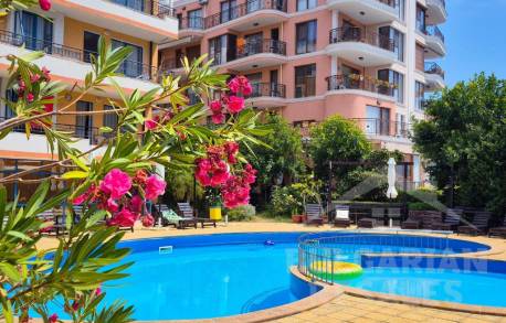 Apartment in a small complex with a pool, “Casa Del Mar,” Sveti Vlas - Photo 1