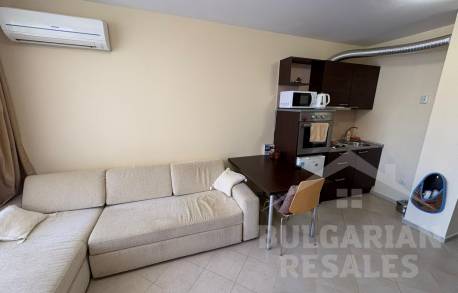 Студио с всичко необходимо в престижен комплекс - Снимка 6