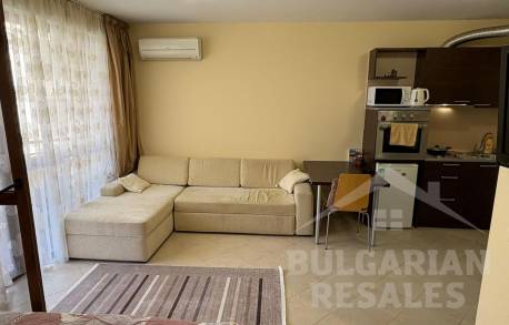 Студио с всичко необходимо в престижен комплекс - Снимка 7