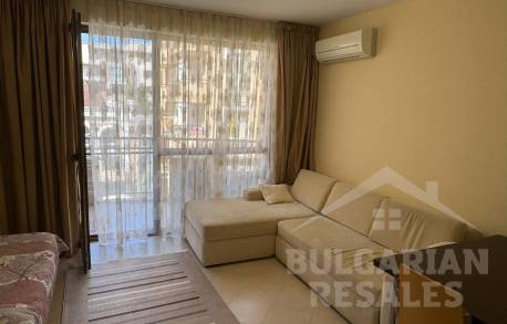 Студио с всичко необходимо в престижен комплекс - Снимка 9