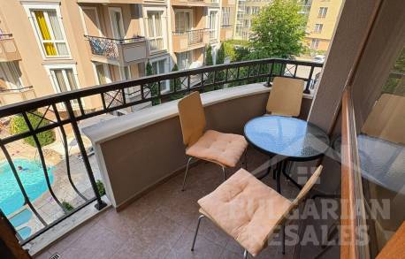 Студио с всичко необходимо в престижен комплекс - Снимка 3