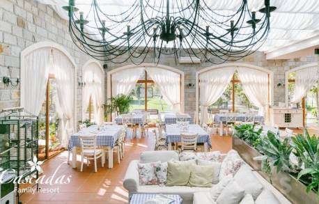 Студио с всичко необходимо в престижен комплекс - Снимка 12