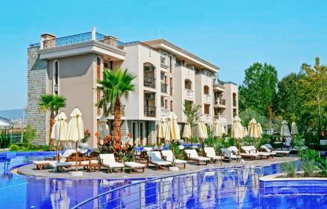 Студио с всичко необходимо в престижен комплекс - Снимка 15