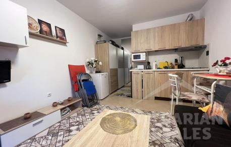 Студио с достъп до територията в луксозен комплекс. - Снимка 6