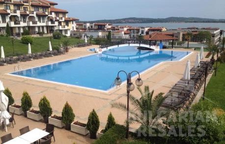 Byt v komplexe pri mori - Фото1