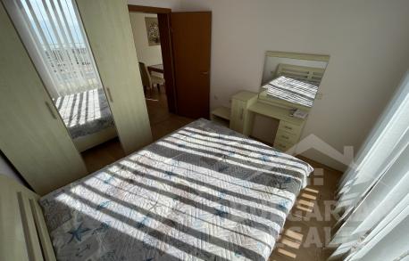 Изглед към морето! Апартамент в комплекс с отлична локация - Снимка 11