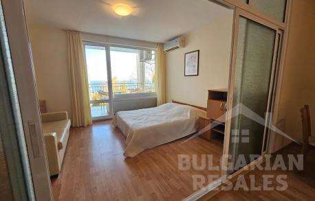 Голямо студио с прекрасна гледка към морето! - Снимка 6