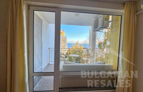 Голямо студио с прекрасна гледка към морето! - Снимка 8