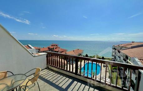 Апартамент в малък комплекс на брега на морето - Снимка 9