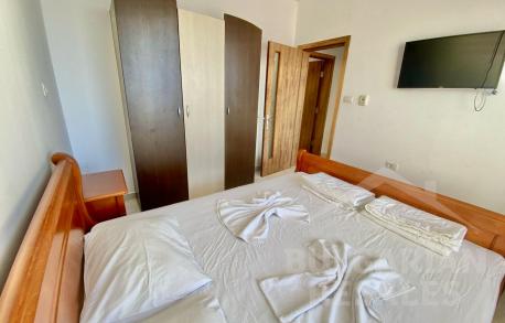 Апартамент в малък комплекс на брега на морето - Снимка 15