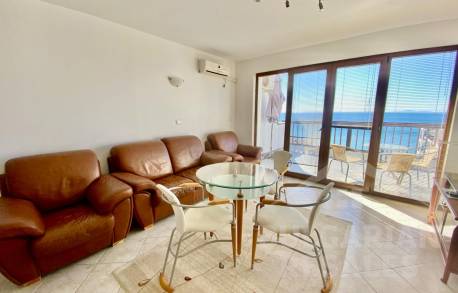 Апартамент в малък комплекс на брега на морето - Снимка 3