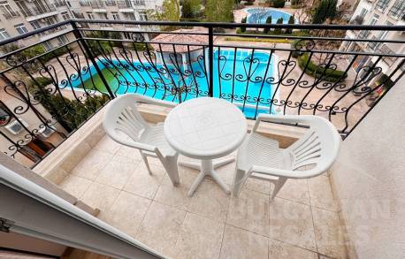 Pool view. Apartment in the “Dawn Park” complex, Sunny Beach resort - Photo 11