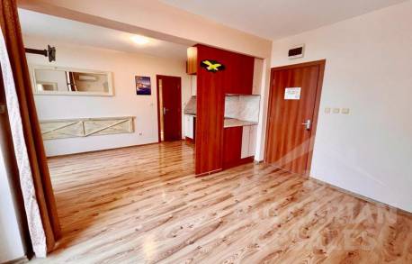 Голямо студио в уютен комплекс на добро ниво - Снимка 7