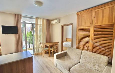 Apartmán s výhľadom na bazén v pokojnej časti letoviska - Фото3