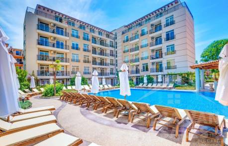 Pool view. Apartment in the “Dawn Park” complex, Sunny Beach resort - Photo 14