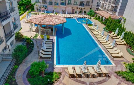 Pool view. Apartment in the “Dawn Park” complex, Sunny Beach resort - Photo 15