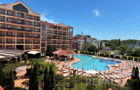 Pool View, Spacious Apartment in “Diamant Residence” - Photo 1