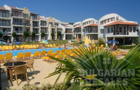 Първа линия! Апартамент в Свети Влас, район на яхтеното пристанище - Снимка 16