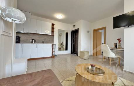 Large terrace, three rooms, pool view, Sunny Beach - Photo 3