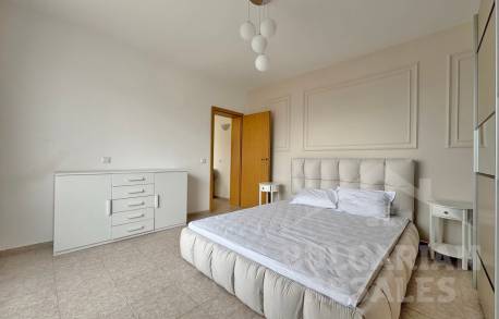 Large terrace, three rooms, pool view, Sunny Beach - Photo 8