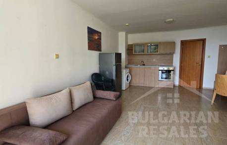 Първа линия! Апартамент в Свети Влас, район на яхтеното пристанище - Снимка 2