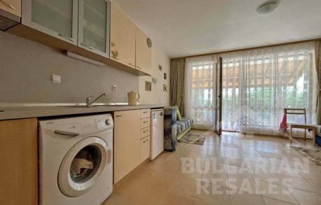 Studio on the parterre with a large terrace in a good location - Photo 4