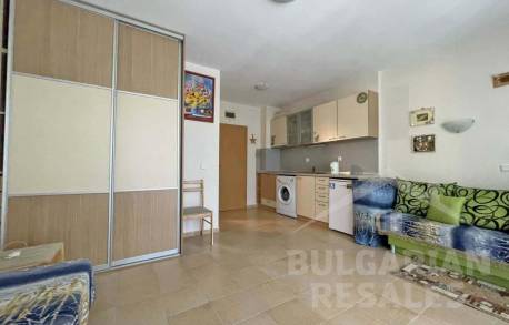 Studio on the parterre with a large terrace in a good location - Photo 6