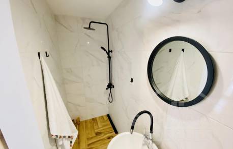 Priestranný byt priamo pri mori, nádherná štvrť! - Фото10