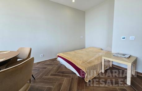 Модерен апартамент с красива гледка - Снимка 10