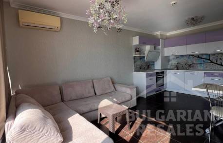 Exclusive! Renovated apartment with beautiful views - Photo 3