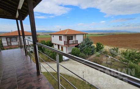 Excellent house with fireplace and spacious terraces - Photo 20