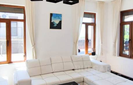 Просторен дом с 4 спални и гледка към морето! - Снимка 2