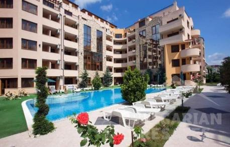 Compact flat in the centre of the resort, nice area! - Photo 1