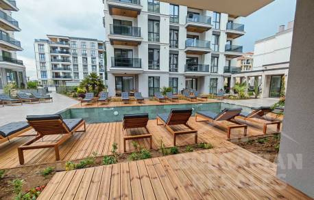 Apartment with modern interior in a new luxury complex - Photo 9