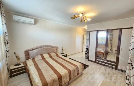 Просторен апартамент с модерно обзавеждане  - Снимка 17