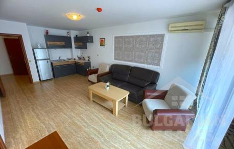 Апартамент в тих район за вашата почивка! - Снимка 2